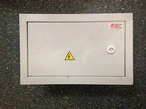 Щиток під автомат зовнішній 24 білий з дверцятами VIKO 90912124-UA2