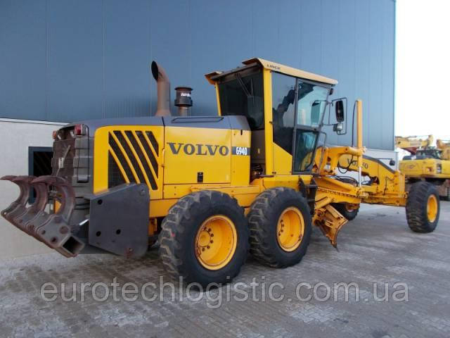 Самохідний грейдер Volvo G 940.