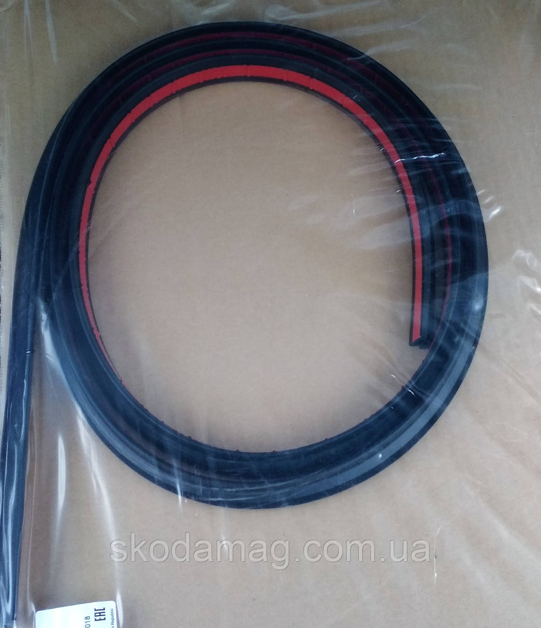 Наружный уплотнитель левый правый дверей с ворсом Шкода Октавия Тур ...