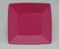 Пластмассовая квадратная закусочная (салатная) тарелка 18см х 18см (малиновый цвет)