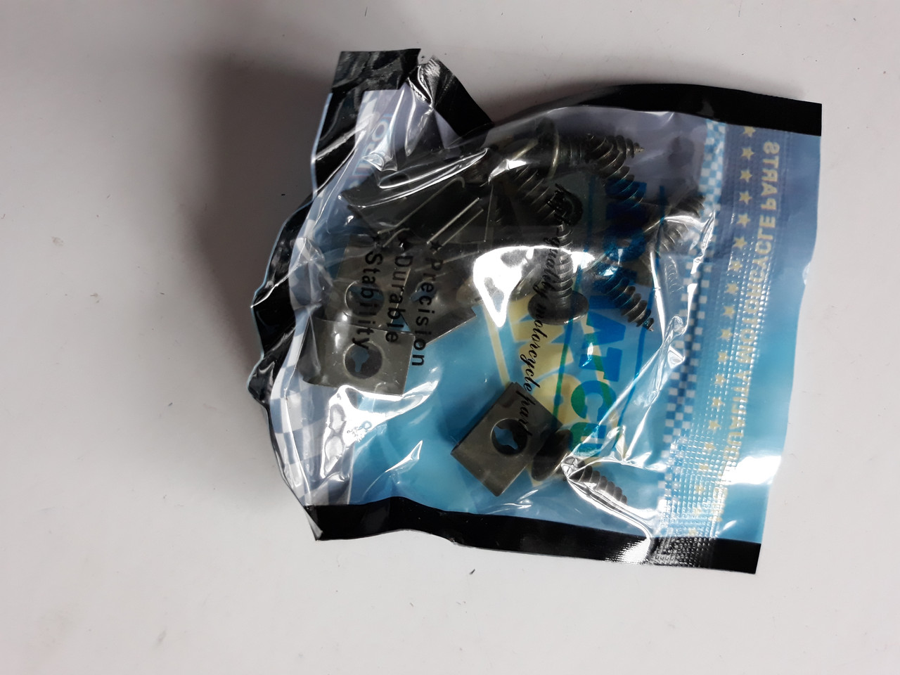Саморезы для крепления пластика с фиксаторами для скутера Honda Dio AF 27,28 - фото 1 - id-p648946968