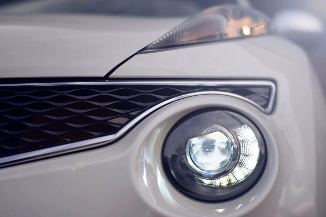 Передні фари Nissan Juke (10-15) тюнінг LED-оптика (лінза біконон)