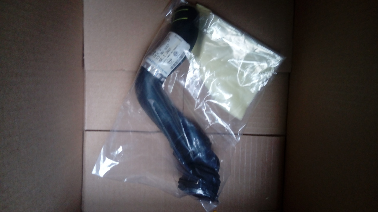 Патрубок радіатора охолодження двигуна випускний GM 13265573 A13DTC A13DTE OPEL Meriva-B