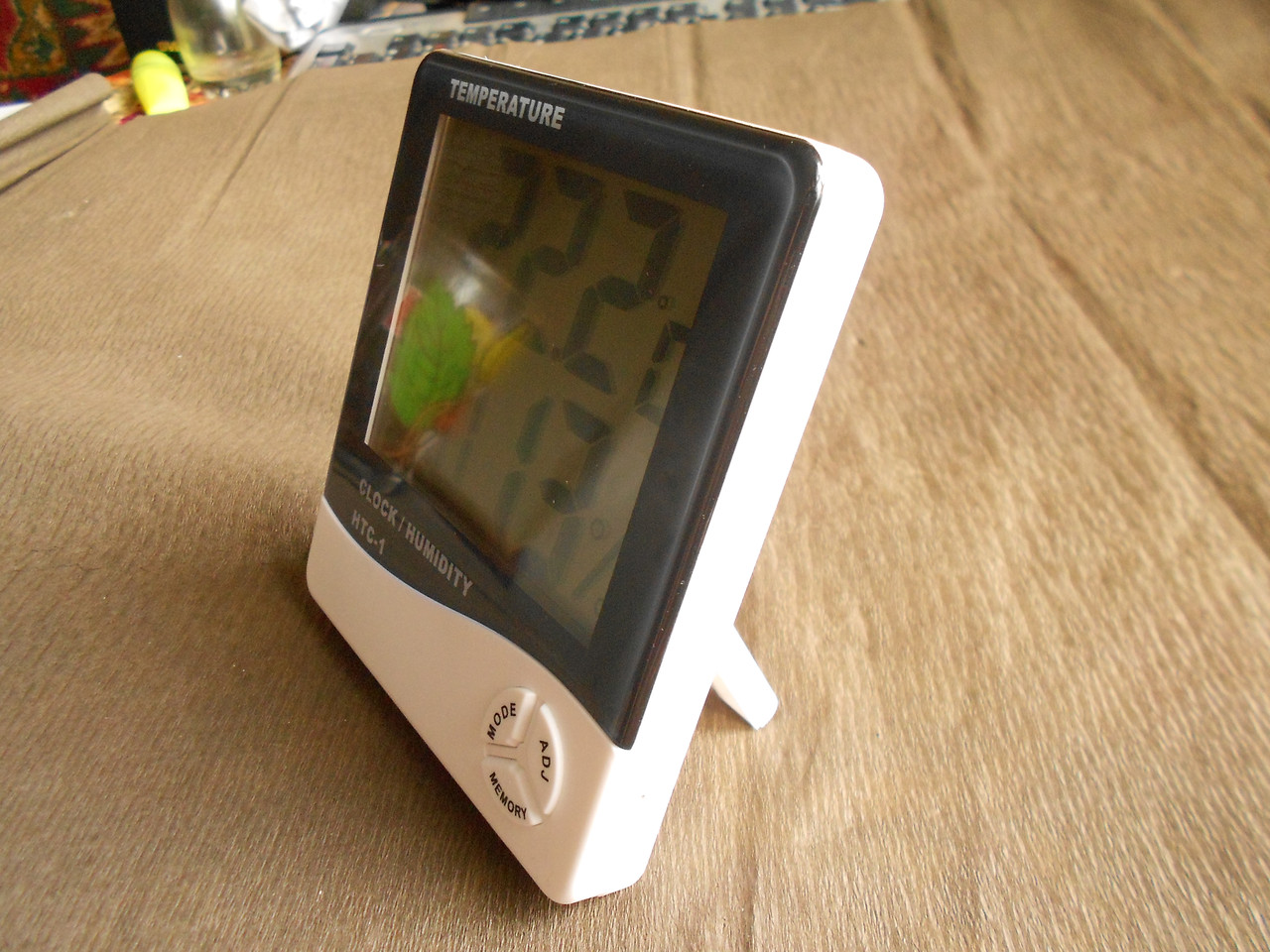 HTC-1 цифровой прибор 3 в 1: термометр, гигрометр и часы, измерение температуры/влажности воздуха в комнате - фото 2 - id-p66360880