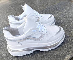 Жіночі кросівки, кеди