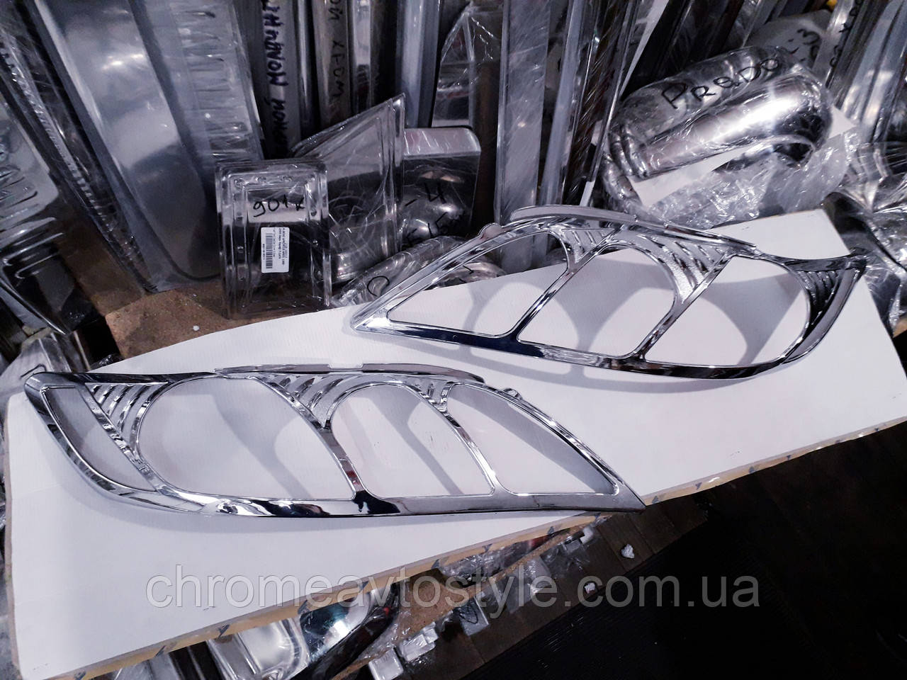 Накладки на Передние Фары Toyota Camry-40 (2006-2011) ABS Пластик ...