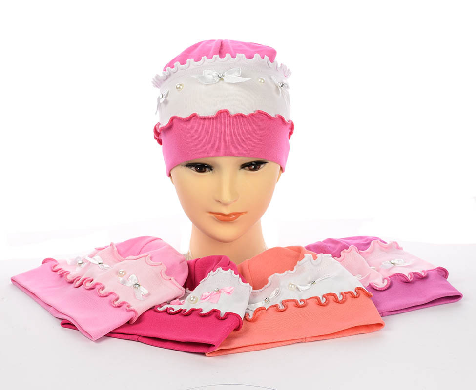 Дитяча шапочка-біні з рюшиками