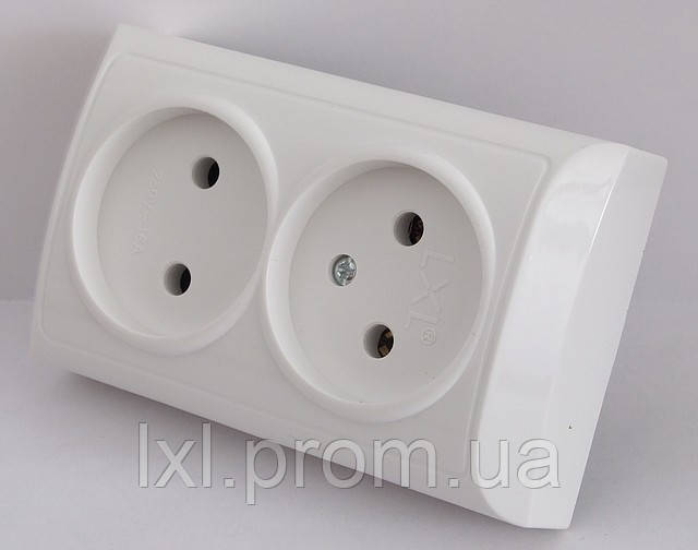 Розетка подвійна зовнішня біла LXL TERRA