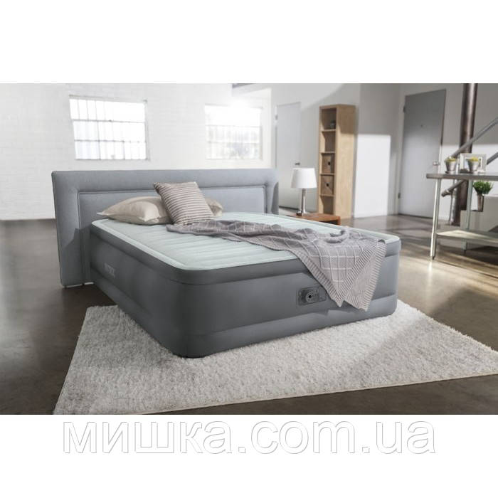 Надувная кровать двухспальная с встроенным насосом Intex 64906 .