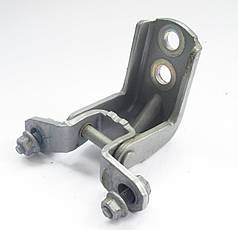 Завіса дверей передньої L верхня, передньої і задньої R нижня Nissan Leaf ZE0 / AZE0 / ZE1 (10-) 82420-3NA0A