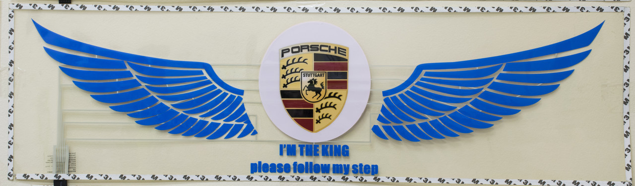 Еквалайзер на скло авто Крила PORSCHE яскравий подарунок еквалайзер