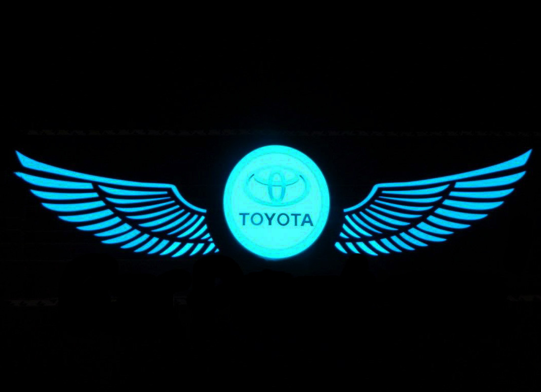 Эквалайзер на стекло авто Крылья Toyota яркий эквалайзер подарок - фото 1 - id-p884235470