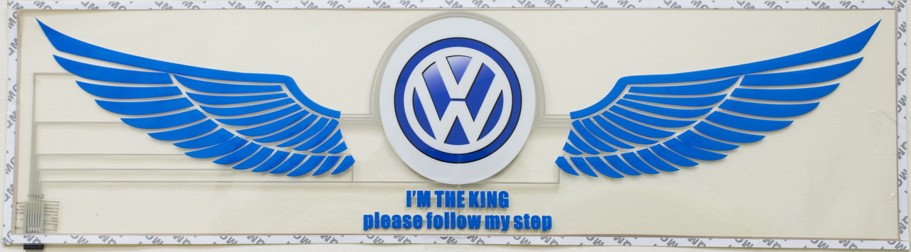 Еквалайзер на скло авто Крила Volkswagen яскравий подарунок еквалайзер