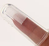 Перша зубна щітка масажер на палець мами у футлярі, фото 2