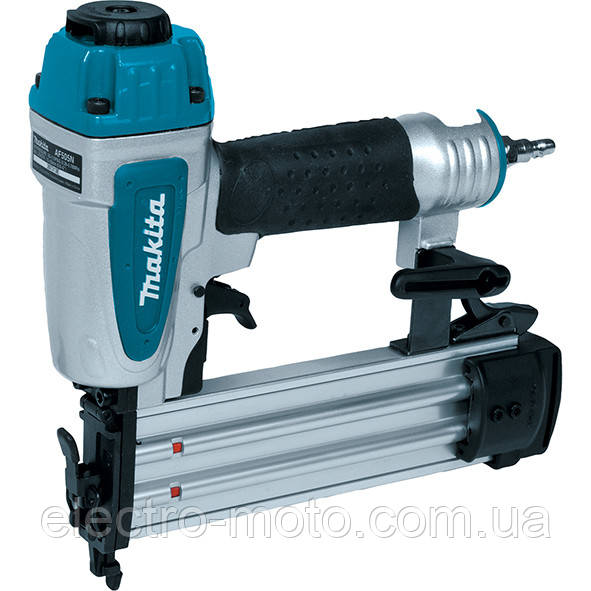 Пневматичний цвяхозабивач Makita AF505N