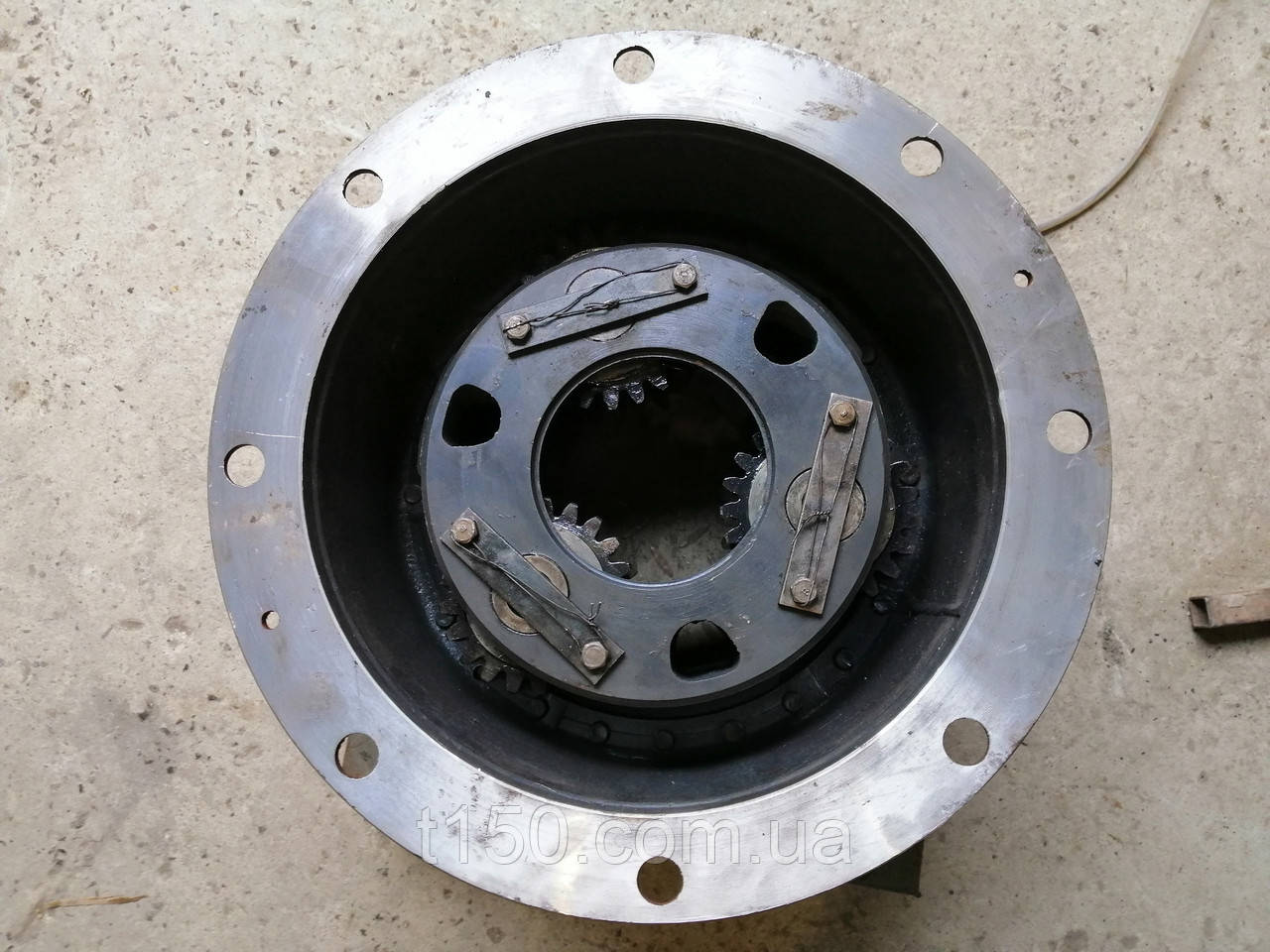 Водола Т-150 у зборі із сателітами 150.39.012