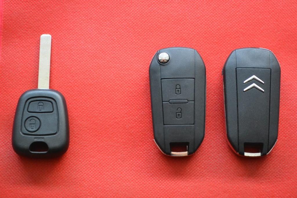 Викидний ключ Citroen 2 кнопки для переділки