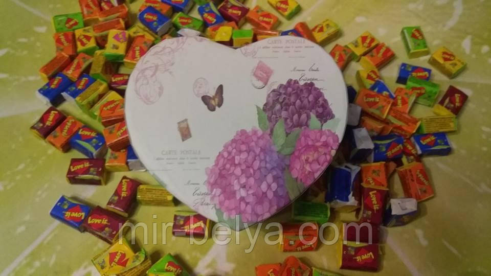 Жуйки Love is 5 смаків мікс жувальна гумка лові іс подарунковий набір 50 штук