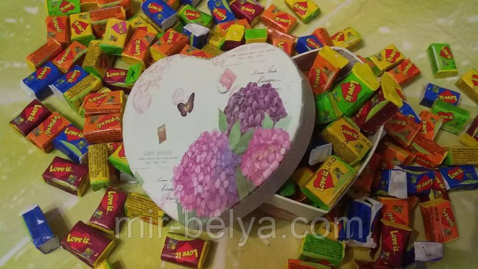Жуйки Love is 5 смаків мікс жувальна гумка лові іс подарунковий набір 70 штук