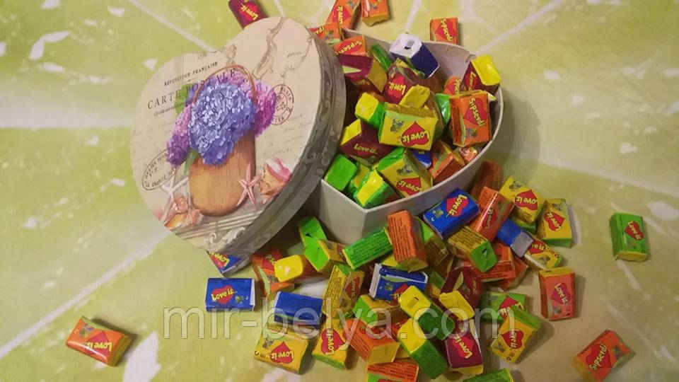 Жучки Love is 5 смаків мікс жувальна гумка лові і з подарунковий набір 70 штук