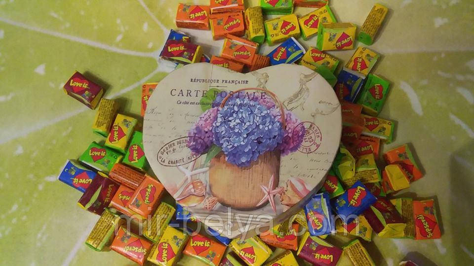 Жуйки Love is 5 смаків мікс жувальна гумка лові іс подарунковий набір 100 штук