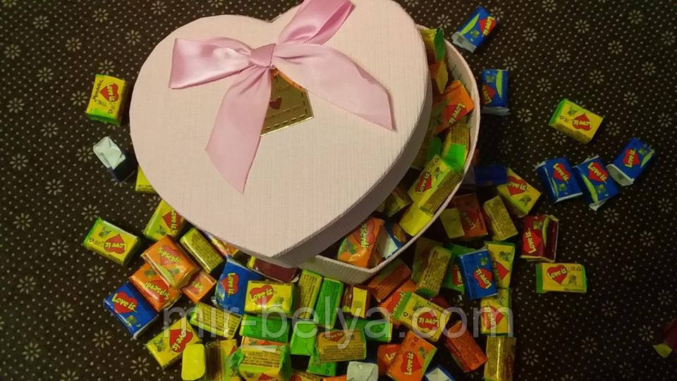 Жуйки Love is 5 смаків мікс жувальна гумка лові іс подарунковий набір 100 штук, фото 1