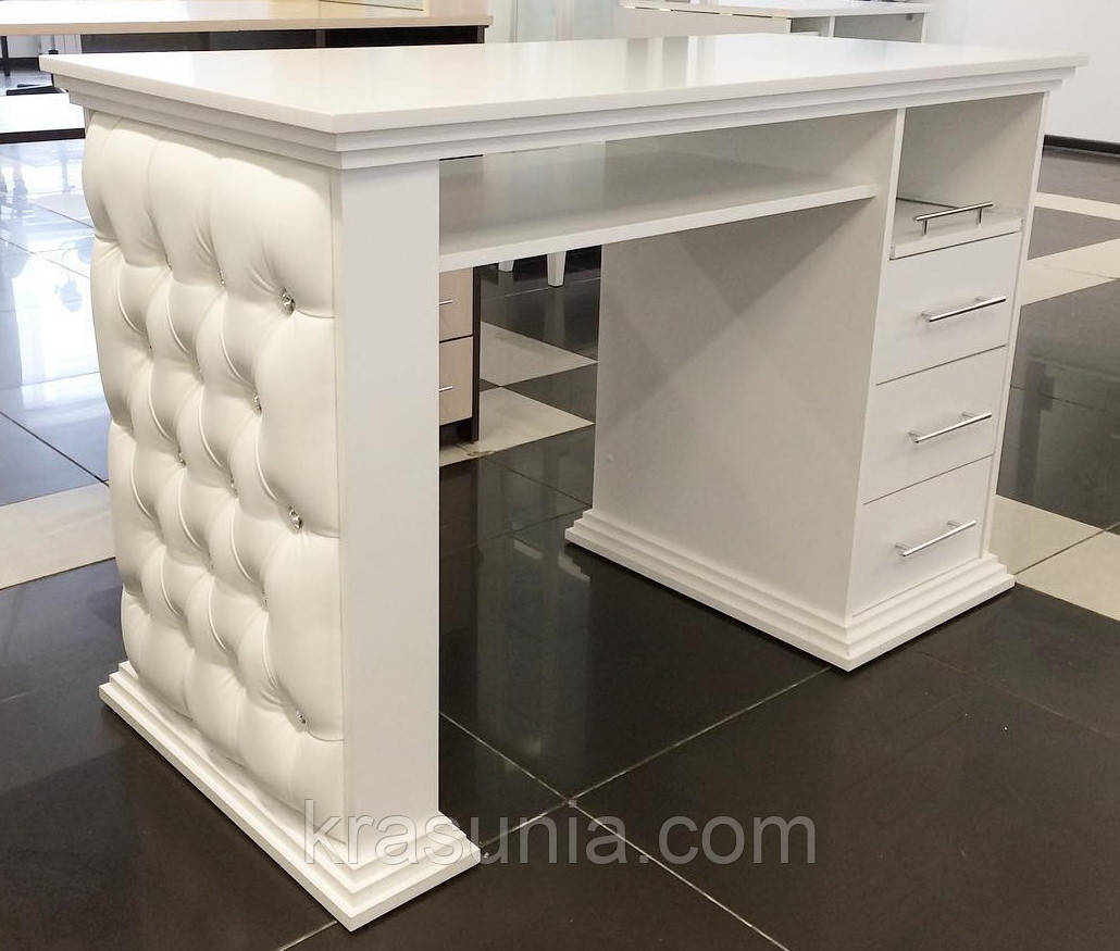 Маникюрный стол Queen