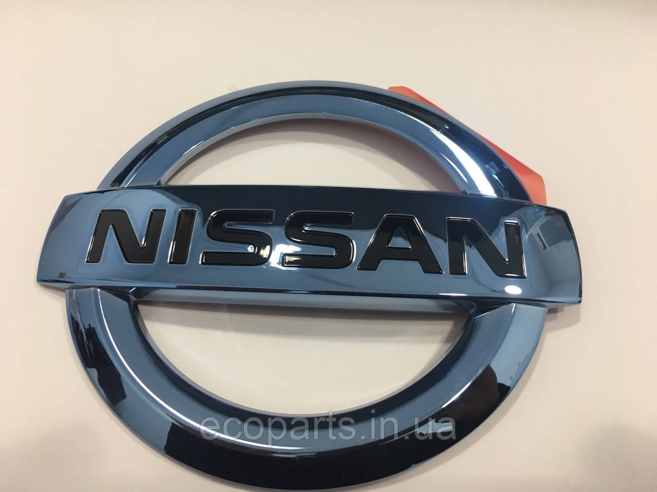 Емблема Nissan Leaf на кришку багажника