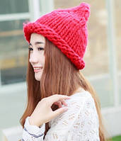 Женская зимняя шапка крупной вязки красная