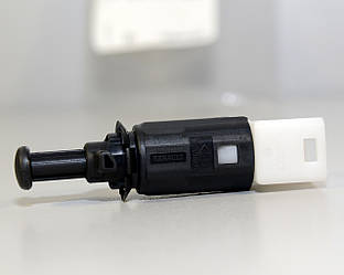 Вмикач стоп-сигналу на Renault Kangoo 1997->2008 - Renault (Оригінал) - 7700414988