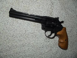  Револьвер під патрон Флобера Сафарі РФ-461 з буковою ручкою 