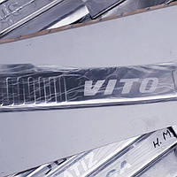Накладка на задний бампер Mercedes-Benz Vito 2004-2010 с загибом с надписью