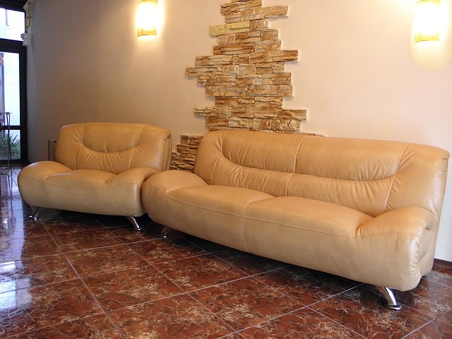 Ремонт диванів в Одесі
