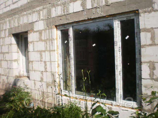 Тричастинне вікно Rehau Euro 70 з двокамерним склопакетом
