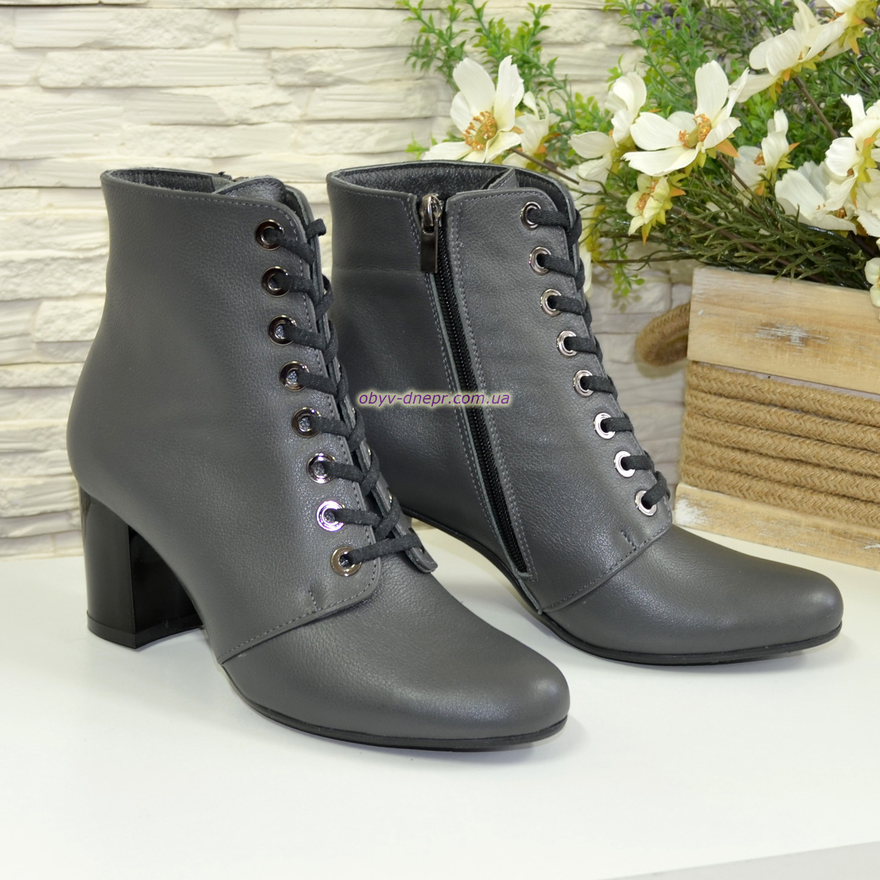 Класичні жіночі черевики з натуральної сірої шкіри, на каблуці, фото 1