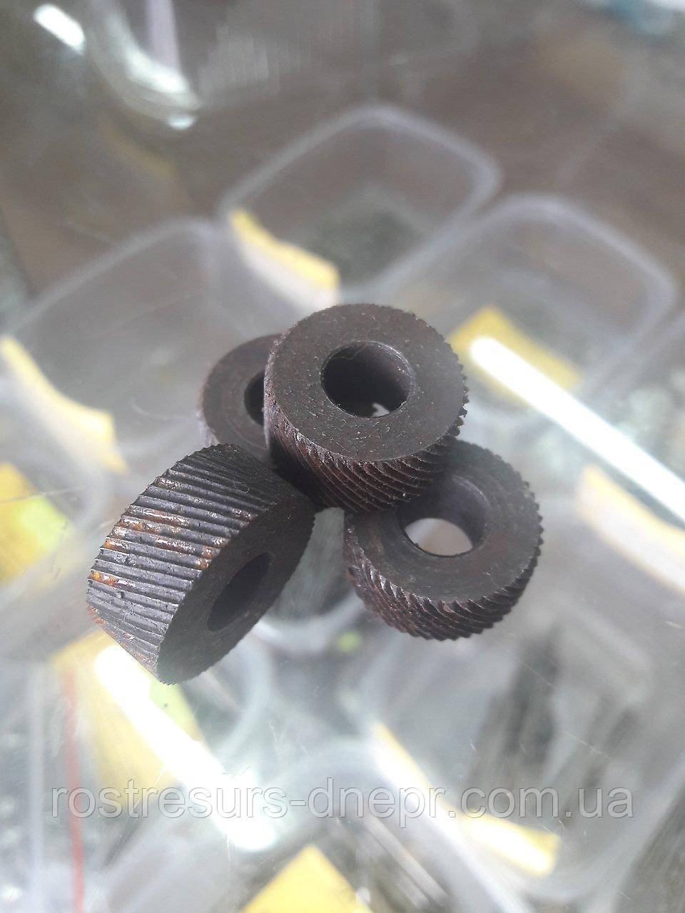 Ролик накатка ширина ф 15 5мм, крок 0.5 мм, сел. 5 мм косою правий, фото 1