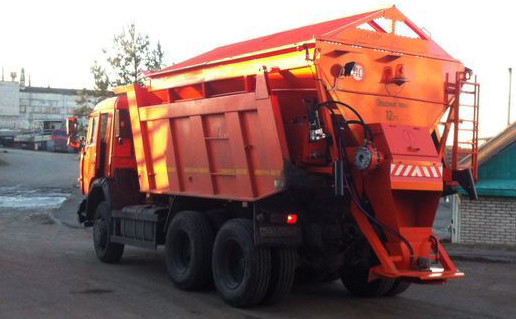 Піскорозкидач в кузов самоскида КАМАЗ-6520