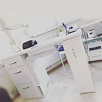 Стол для маникюра с ящиком "карго" и тремя выдвижными ящиками, белого цвета