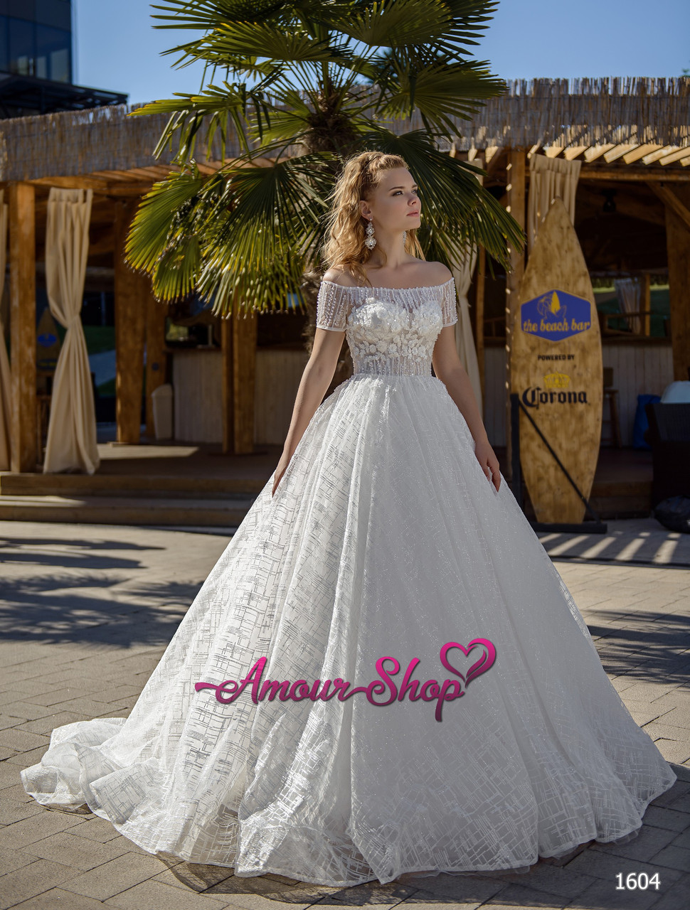 Кружевное свадебное платье с рукавами и шлейфом - фото 1 - id-p892685124