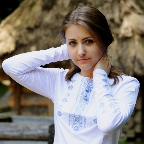 Футболка вишита "Орнамент" біла