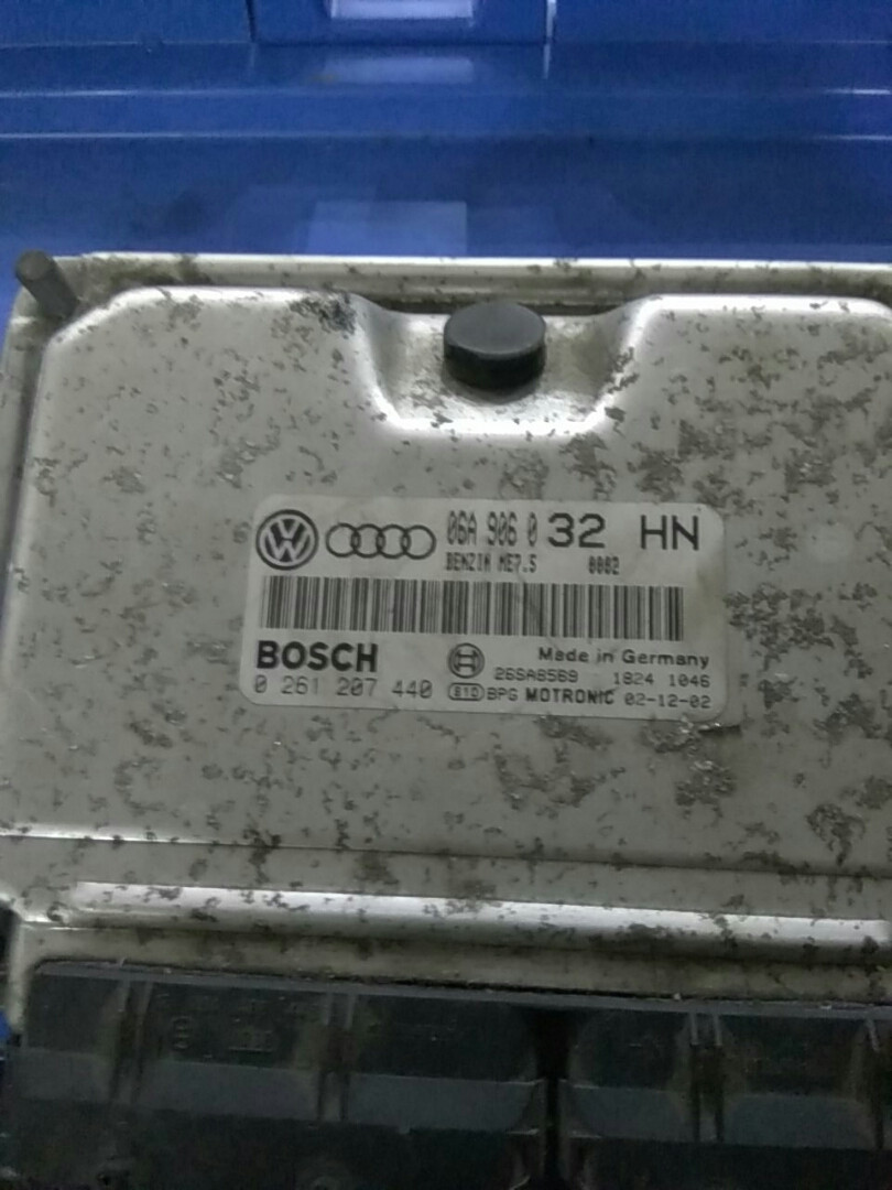 Блок керування двигуном 1.8 т auq skoda, фото 1