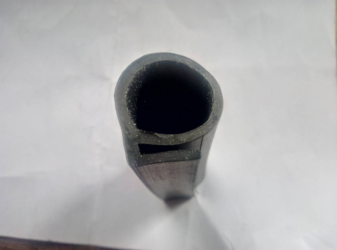 

Уплотнитель резиновый