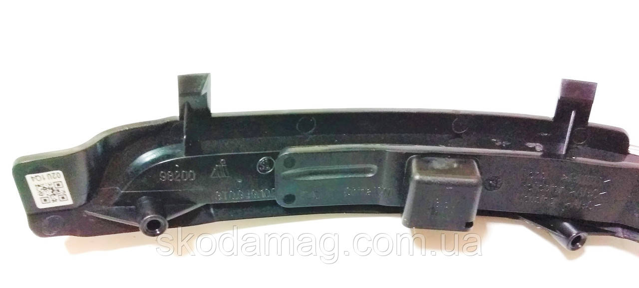 ОРИГИНАЛ правый сигнал поворота (повторитель) в зеркале Шкода Октавия ...