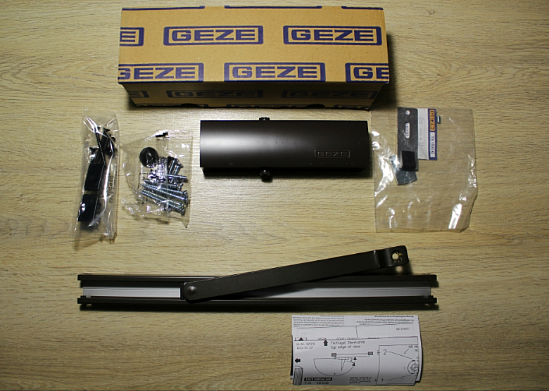 Слайдовий дверний дотягувач GEZE TS 3000 коричневий (Німеччина