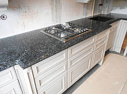 Стільниця з граніту та мармуру