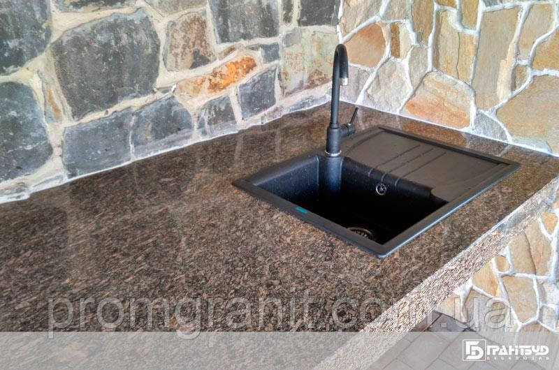 Гранітна стільниця червоного кольору, фото 1