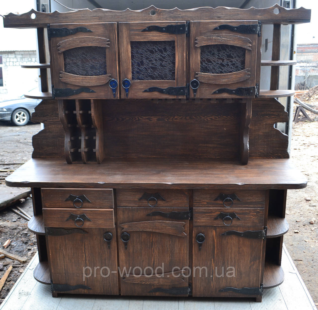 Буфет із масиву під старовину з ковкою, фото 1