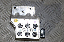 Блок клапанів пневмопідвіски A8 D3