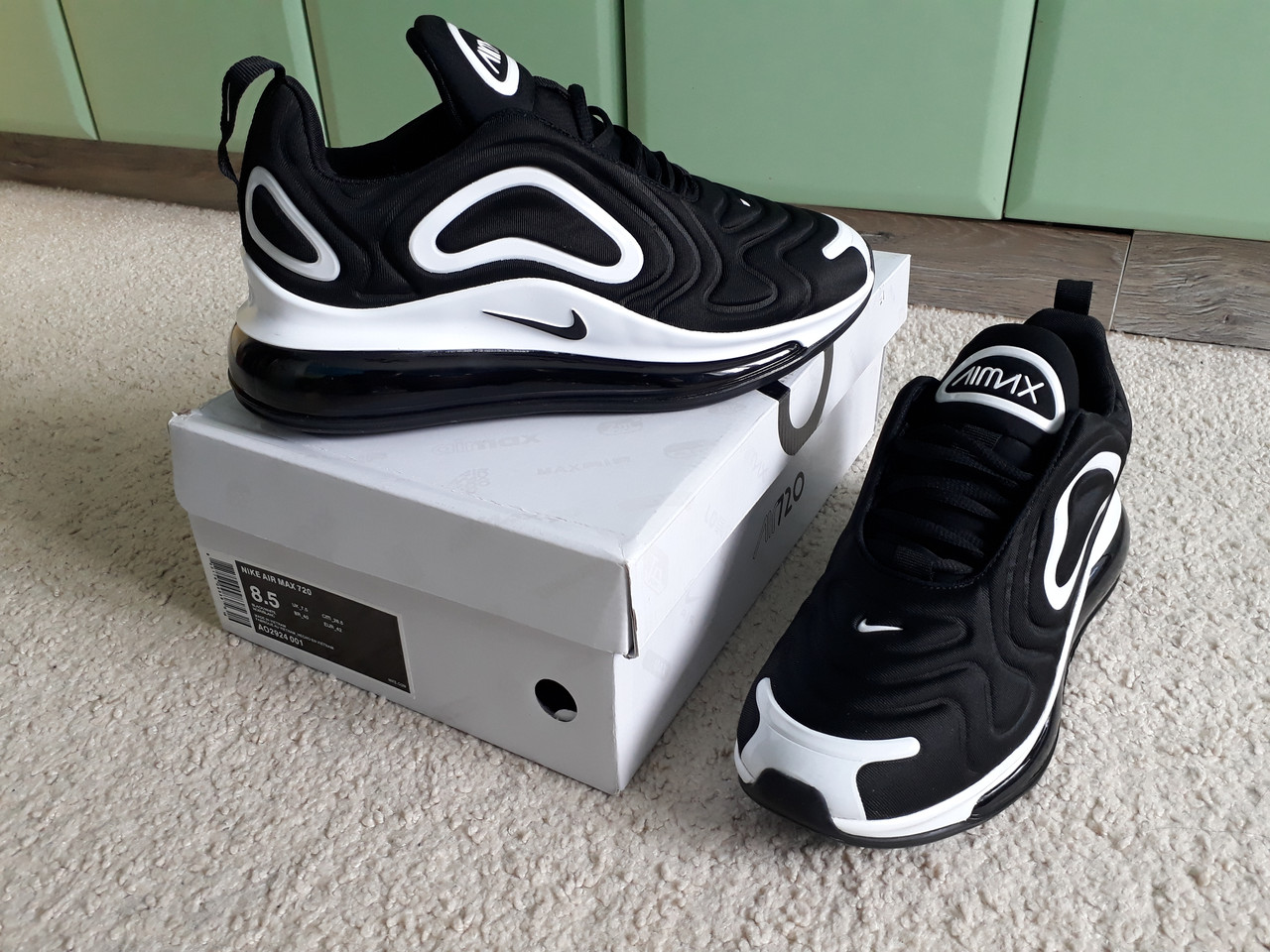 Чоловічі кросівки Nike Air Max 720 Black/White чорні білі