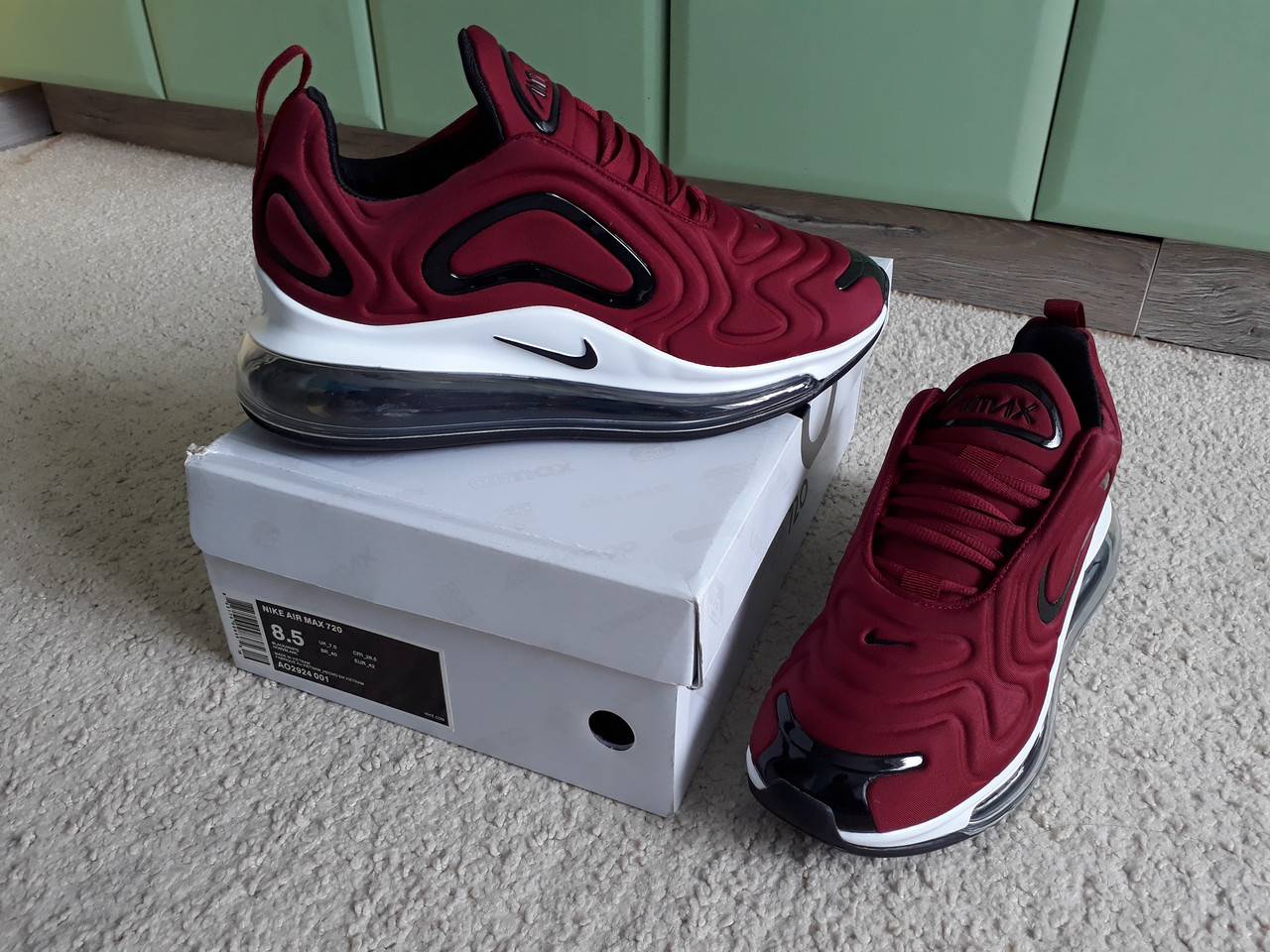 Чоловічі кросівки Nike Air Max 720 бордові
